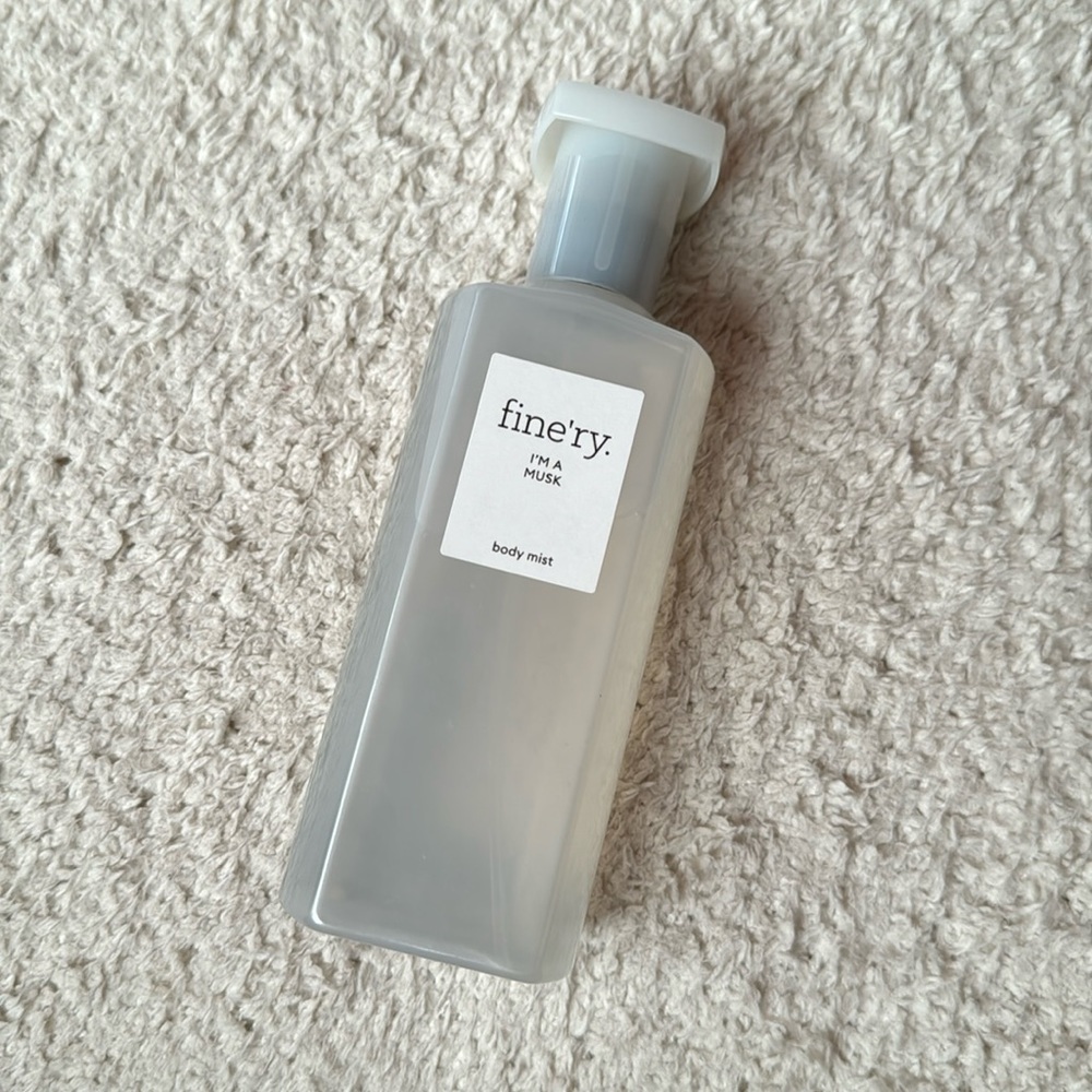 New Fine'ry Im a musk Fragrance Body Mist  - 5fl oz